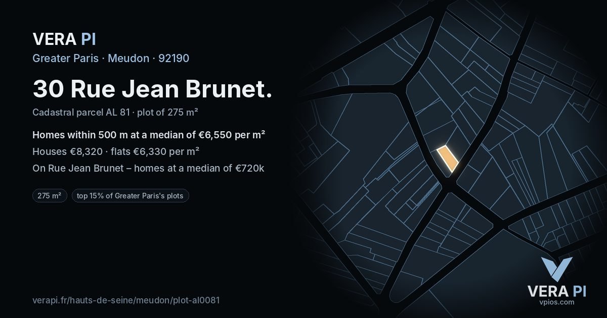 30 Rue Jean Brunet, Meudon at night – the plot lit, the parcels around coloured by the prices near them