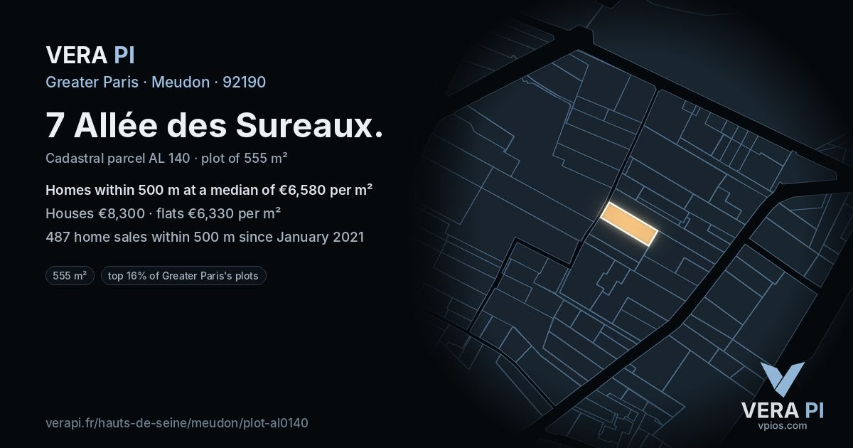 7 Allée des Sureaux, Meudon at night – the plot lit, the parcels around coloured by the prices near them
