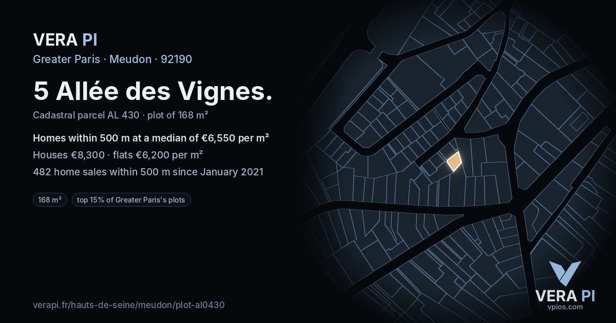 5 Allée des Vignes, Meudon at night – the plot lit, the parcels around coloured by the prices near them