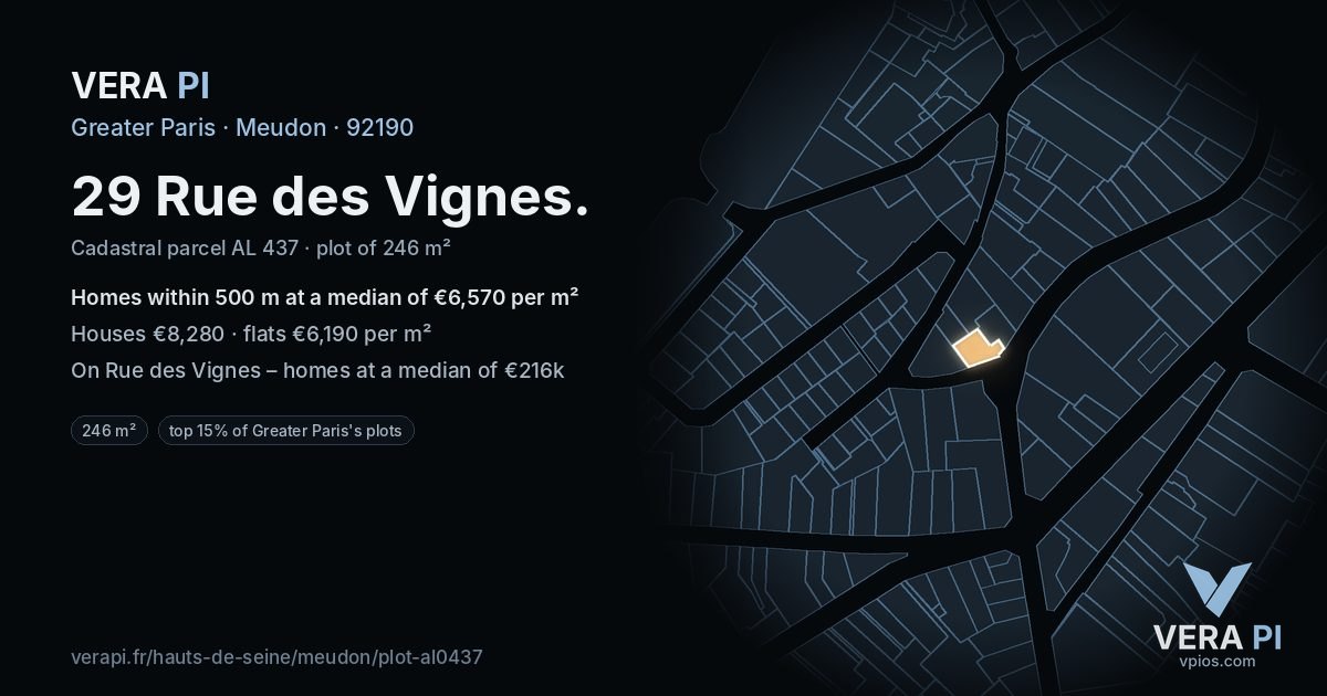 29 Rue des Vignes, Meudon at night – the plot lit, the parcels around coloured by the prices near them