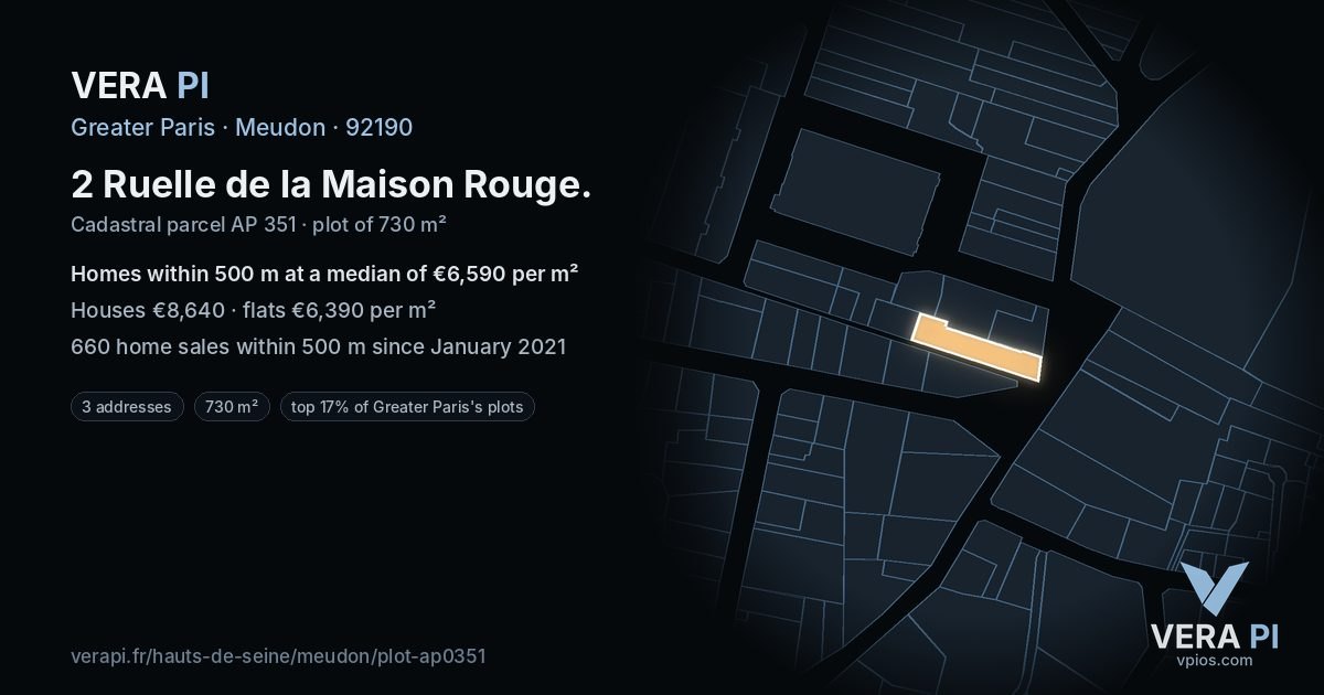 2 Ruelle de la Maison Rouge, Meudon at night – the plot lit, the parcels around coloured by the prices near them