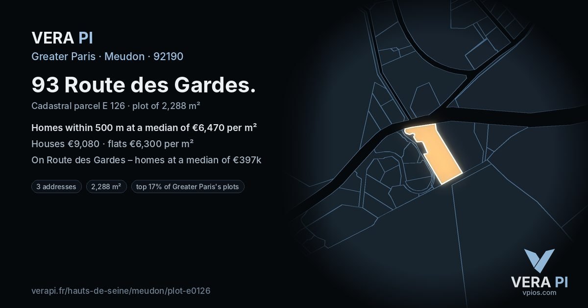 93 Route des Gardes, Meudon at night – the plot lit, the parcels around coloured by the prices near them