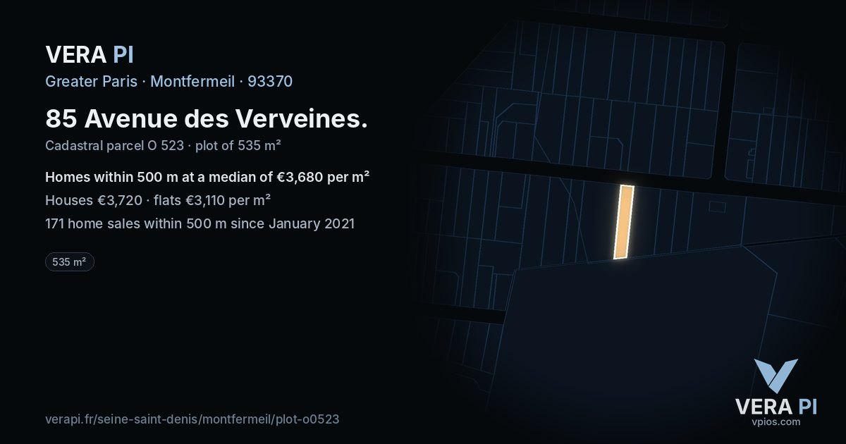 85 Avenue des Verveines, Montfermeil at night – the plot lit, the parcels around coloured by the prices near them