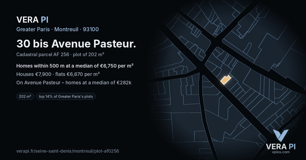 30 bis Avenue Pasteur, Montreuil at night – the plot lit, the parcels around coloured by the prices near them