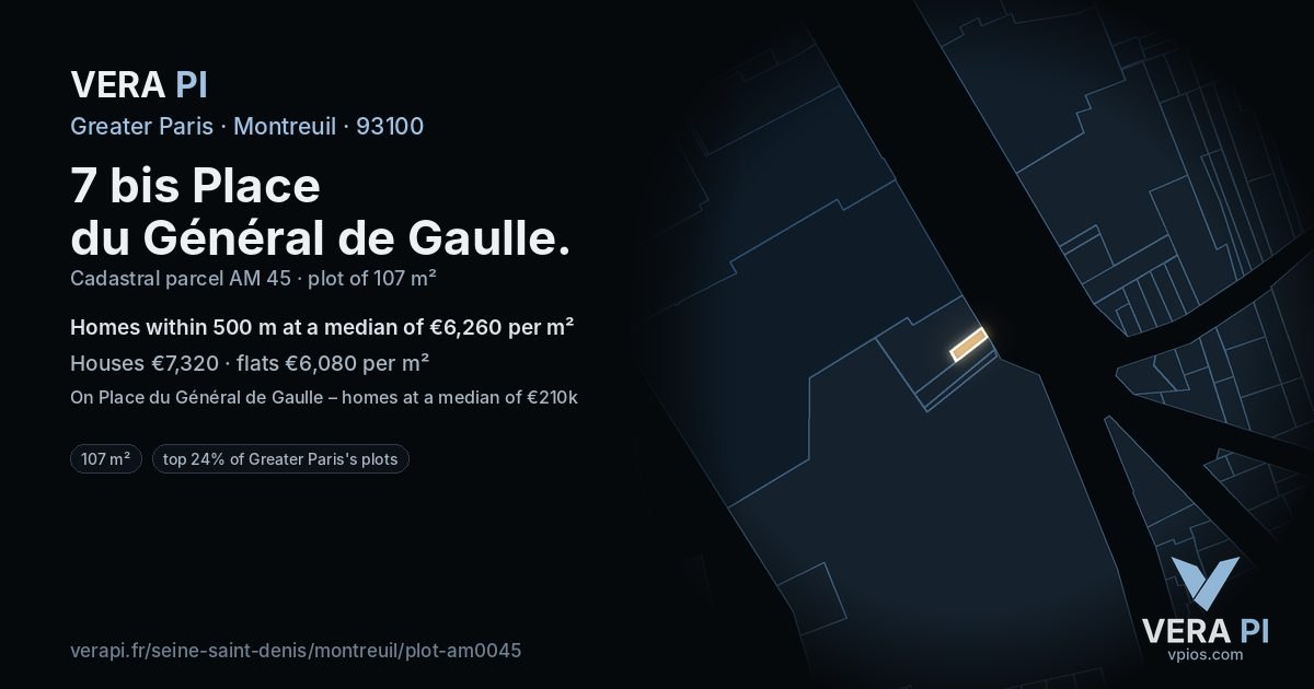 7 bis Place du Général de Gaulle, Montreuil at night – the plot lit, the parcels around coloured by the prices near them