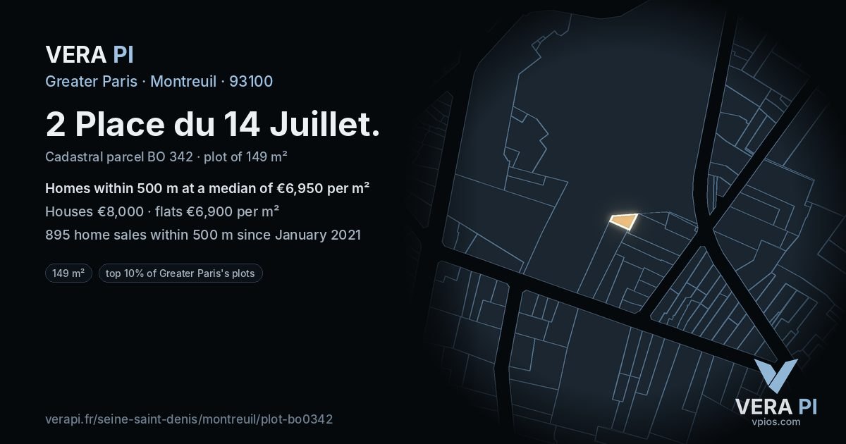2 Place du 14 Juillet, Montreuil at night – the plot lit, the parcels around coloured by the prices near them