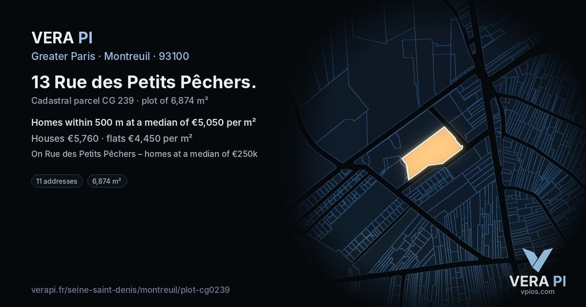 13 Rue des Petits Pêchers, Montreuil at night – the plot lit, the parcels around coloured by the prices near them