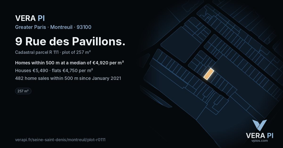 9 Rue des Pavillons, Montreuil at night – the plot lit, the parcels around coloured by the prices near them