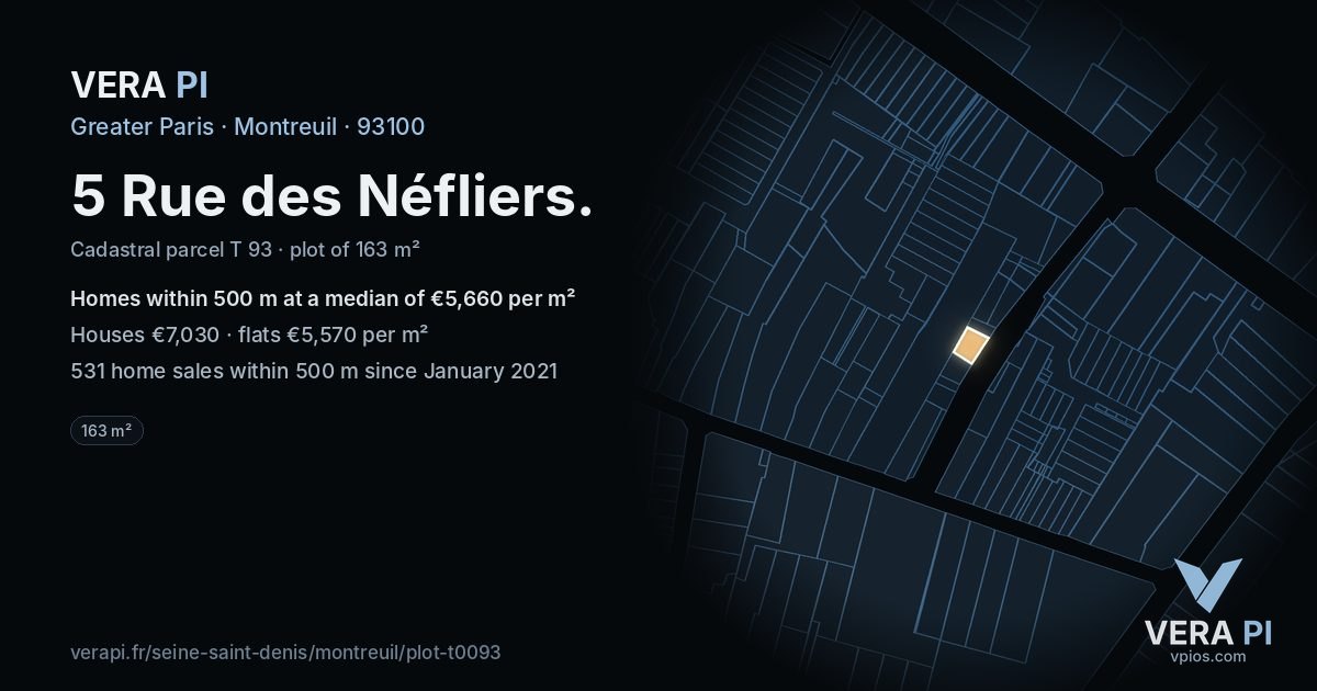 5 Rue des Néfliers, Montreuil at night – the plot lit, the parcels around coloured by the prices near them