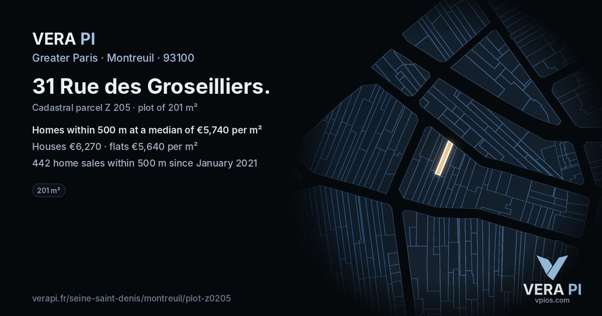 31 Rue des Groseilliers, Montreuil at night – the plot lit, the parcels around coloured by the prices near them
