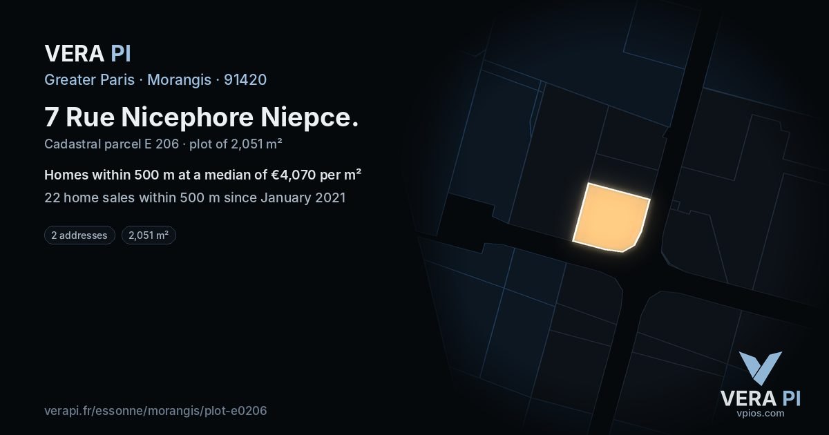 7 Rue Nicephore Niepce, Morangis at night – the plot lit, the parcels around coloured by the prices near them