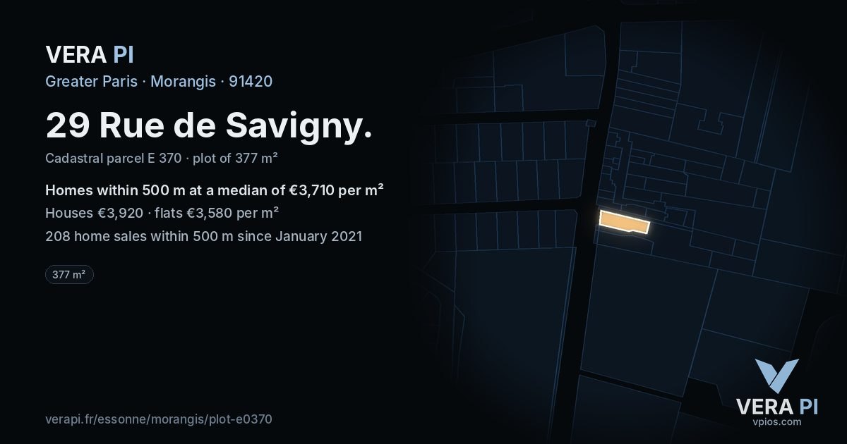 29 Rue de Savigny, Morangis at night – the plot lit, the parcels around coloured by the prices near them
