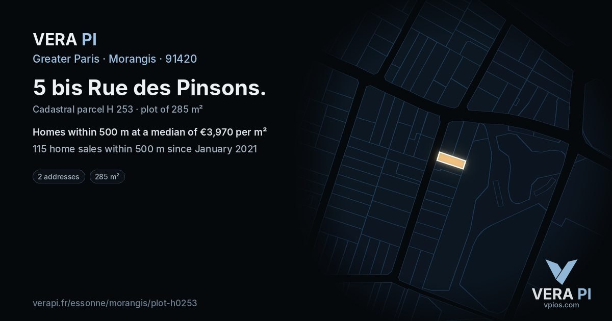 5 bis Rue des Pinsons, Morangis at night – the plot lit, the parcels around coloured by the prices near them