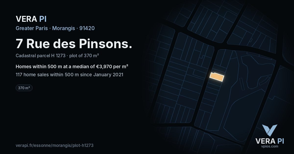 7 Rue des Pinsons, Morangis at night – the plot lit, the parcels around coloured by the prices near them