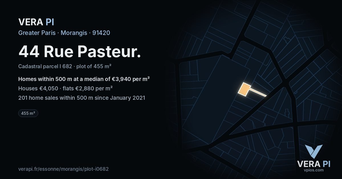 44 Rue Pasteur, Morangis at night – the plot lit, the parcels around coloured by the prices near them