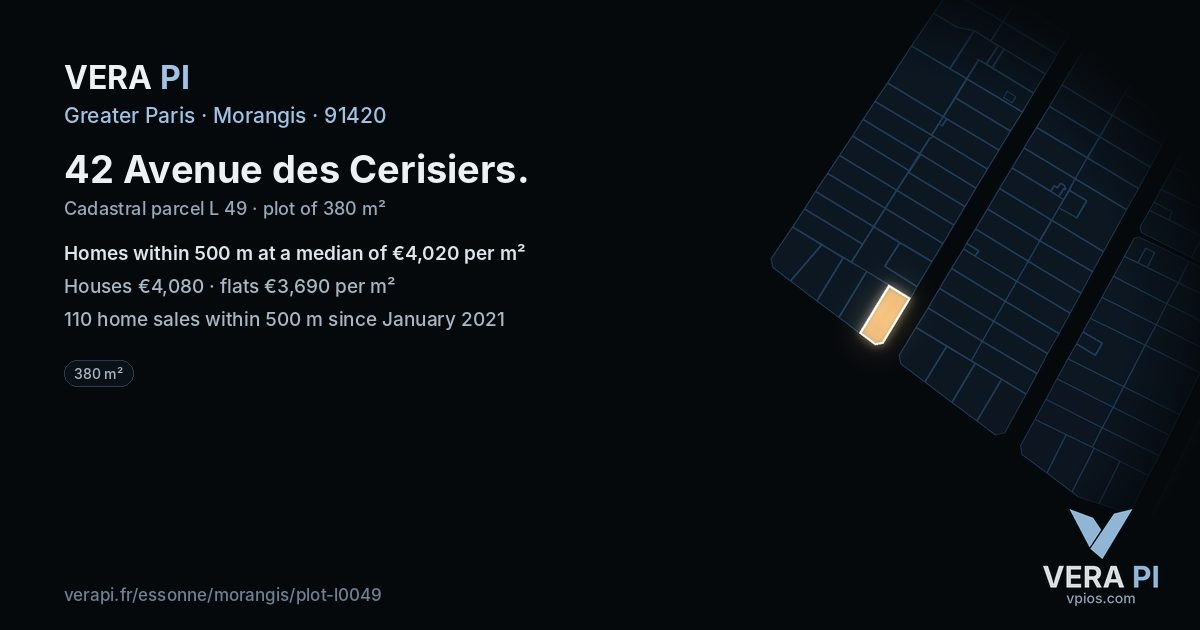 42 Avenue des Cerisiers, Morangis at night – the plot lit, the parcels around coloured by the prices near them