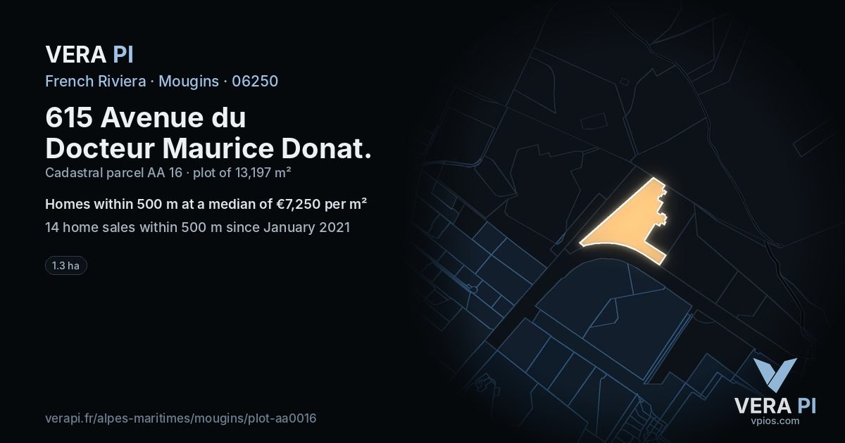 615 Avenue du Docteur Maurice Donat, Mougins at night – the plot lit, the parcels around coloured by the prices near them