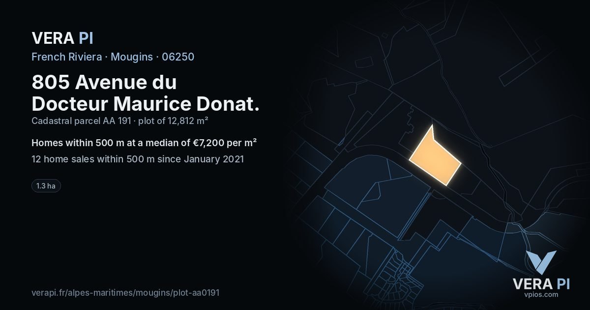 805 Avenue du Docteur Maurice Donat, Mougins at night – the plot lit, the parcels around coloured by the prices near them