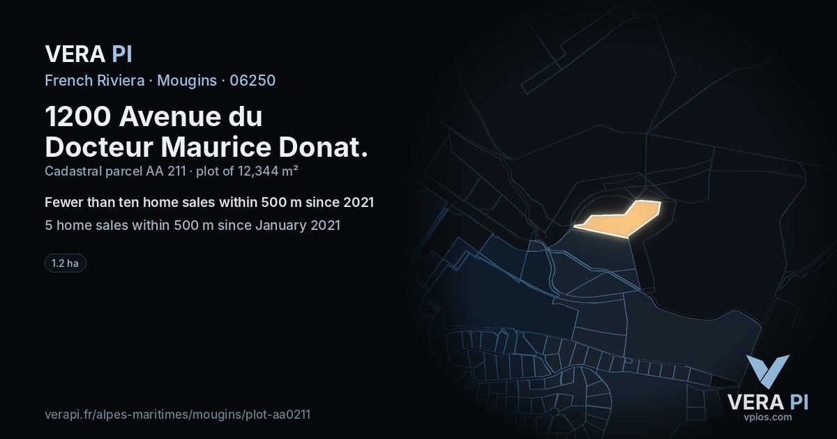 1200 Avenue du Docteur Maurice Donat, Mougins at night – the plot lit, the parcels around coloured by the prices near them