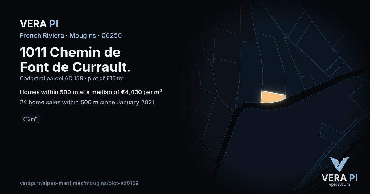 1011 Chemin de Font de Currault, Mougins at night – the plot lit, the parcels around coloured by the prices near them