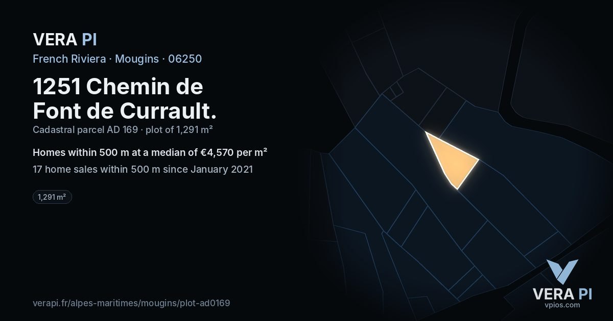 1251 Chemin de Font de Currault, Mougins at night – the plot lit, the parcels around coloured by the prices near them