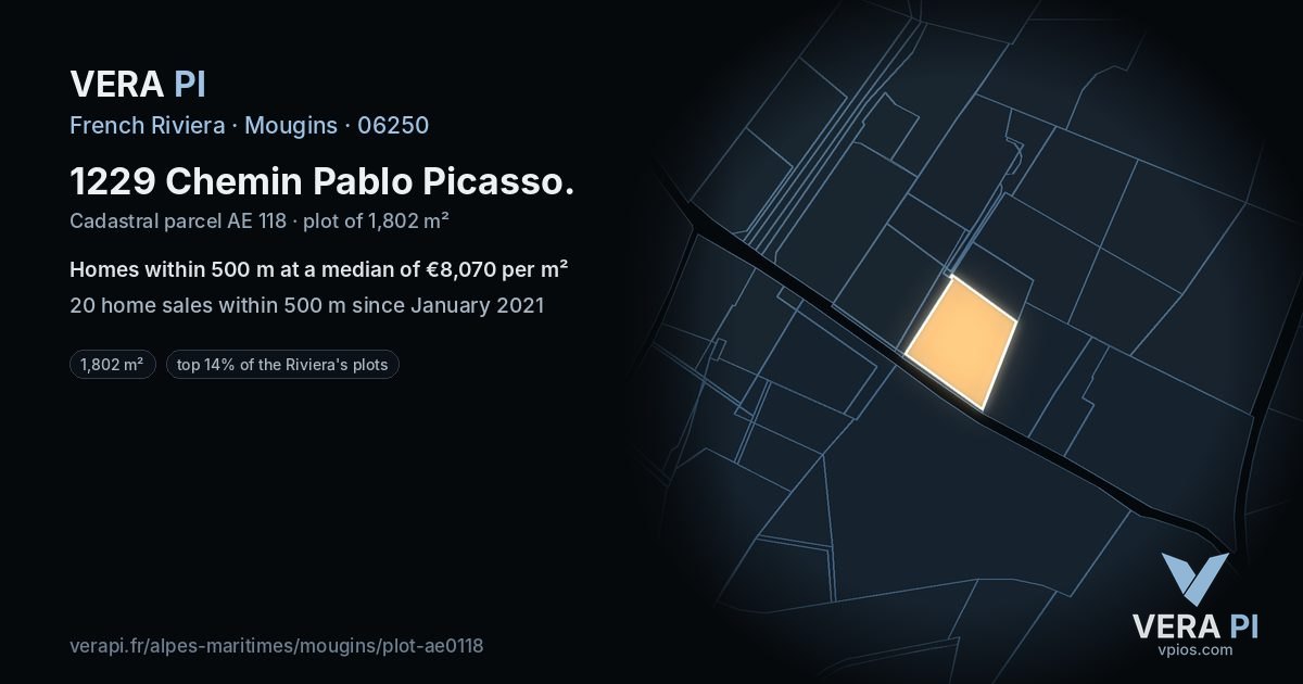 1229 Chemin Pablo Picasso, Mougins at night – the plot lit, the parcels around coloured by the prices near them