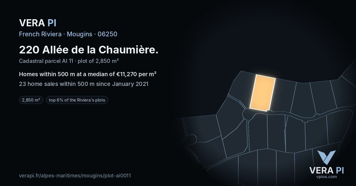 220 Allée de la Chaumière, Mougins at night – the plot lit, the parcels around coloured by the prices near them