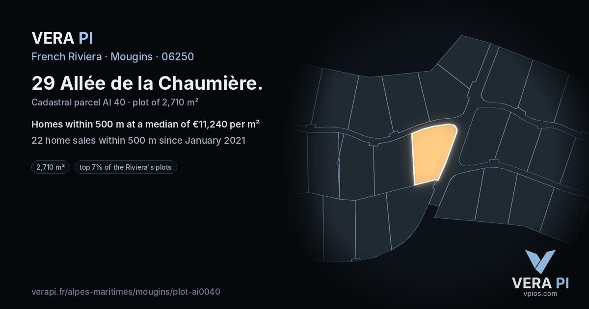 29 Allée de la Chaumière, Mougins at night – the plot lit, the parcels around coloured by the prices near them