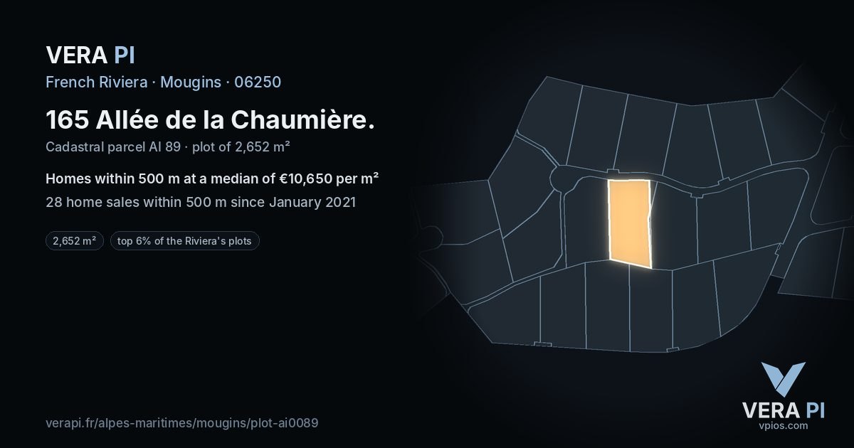 165 Allée de la Chaumière, Mougins at night – the plot lit, the parcels around coloured by the prices near them