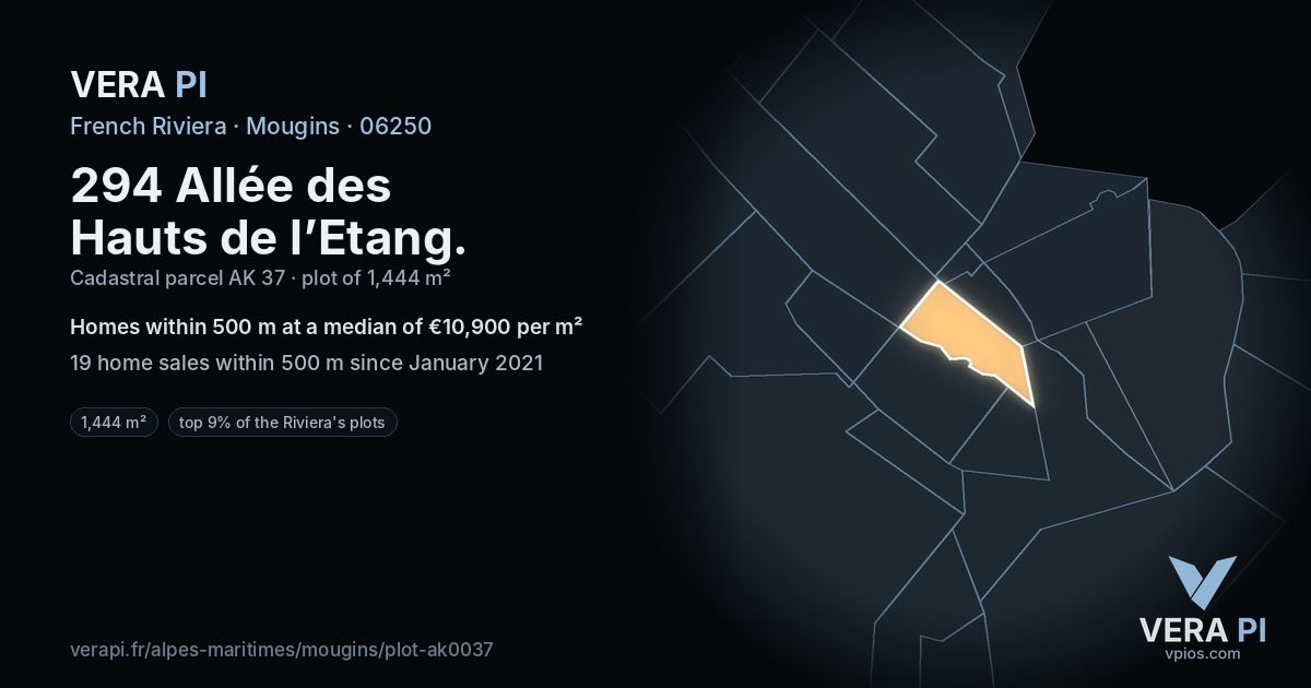 294 Allée des Hauts de l’Etang, Mougins at night – the plot lit, the parcels around coloured by the prices near them