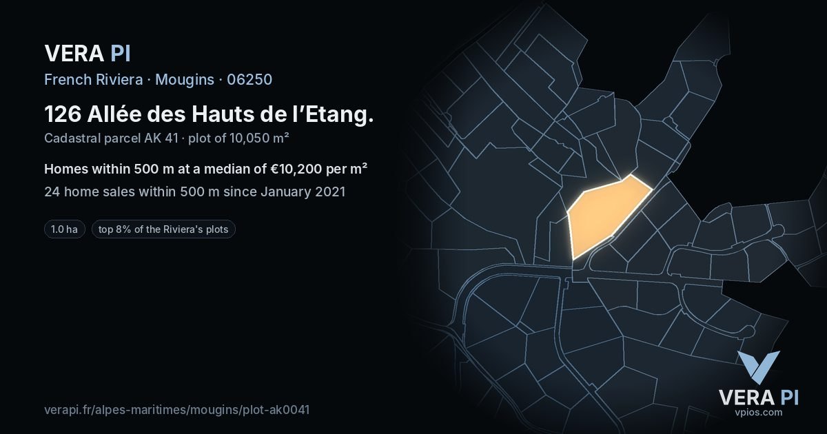 126 Allée des Hauts de l’Etang, Mougins at night – the plot lit, the parcels around coloured by the prices near them