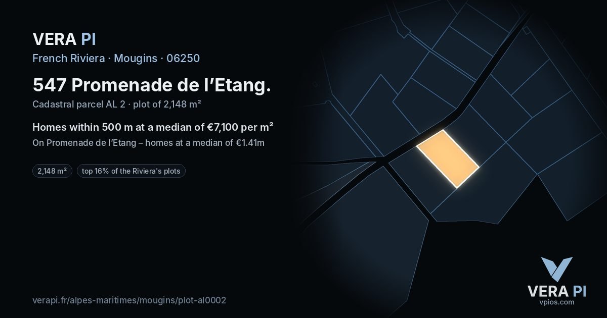 547 Promenade de l’Etang, Mougins at night – the plot lit, the parcels around coloured by the prices near them