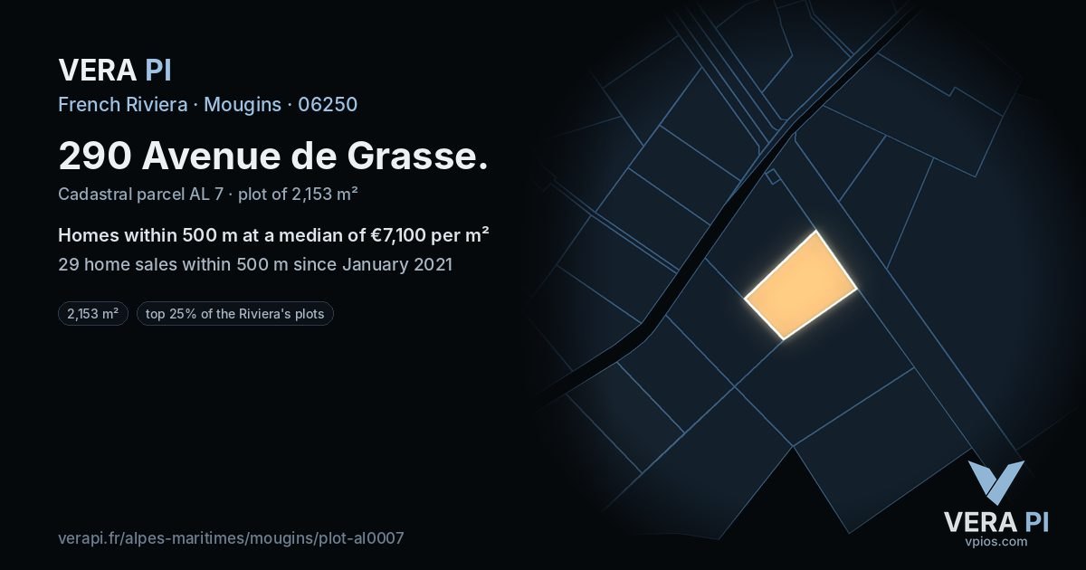 290 Avenue de Grasse, Mougins at night – the plot lit, the parcels around coloured by the prices near them