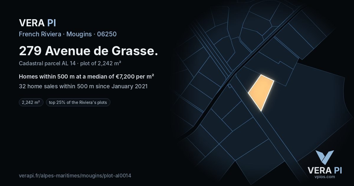 279 Avenue de Grasse, Mougins at night – the plot lit, the parcels around coloured by the prices near them