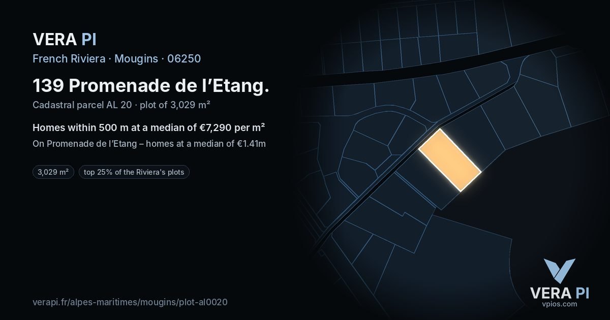 139 Promenade de l’Etang, Mougins at night – the plot lit, the parcels around coloured by the prices near them