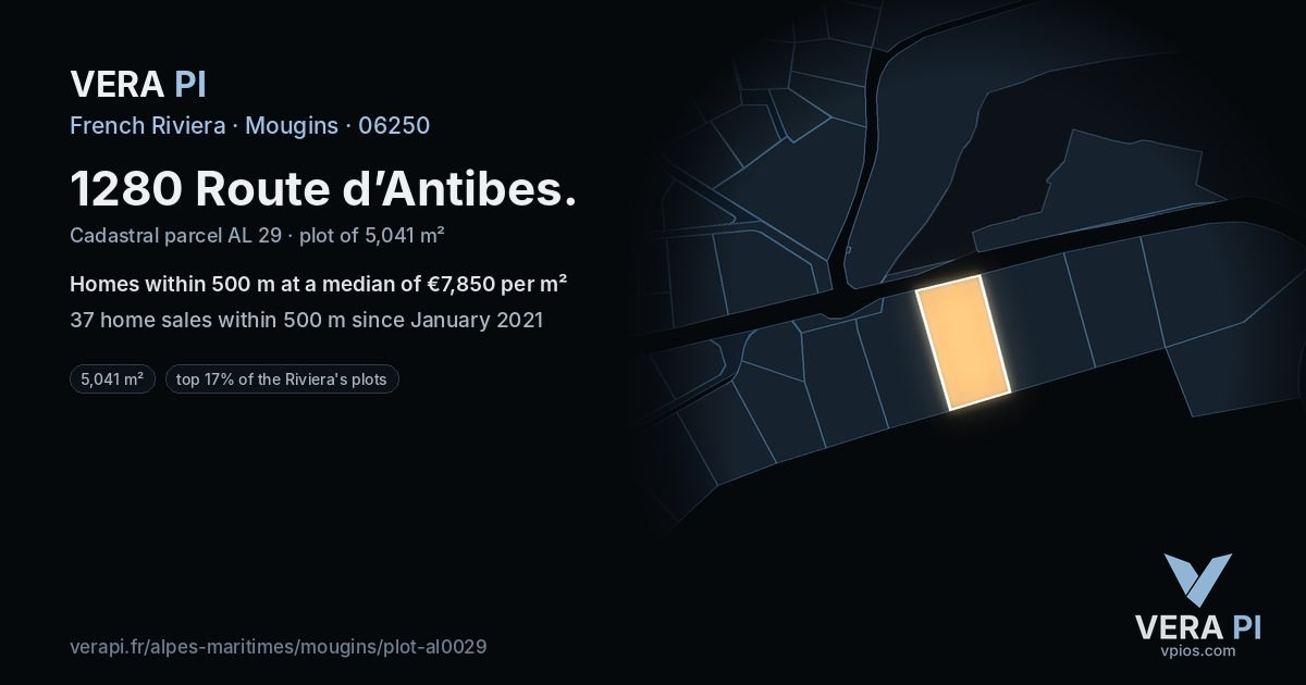 1280 Route d’Antibes, Mougins at night – the plot lit, the parcels around coloured by the prices near them