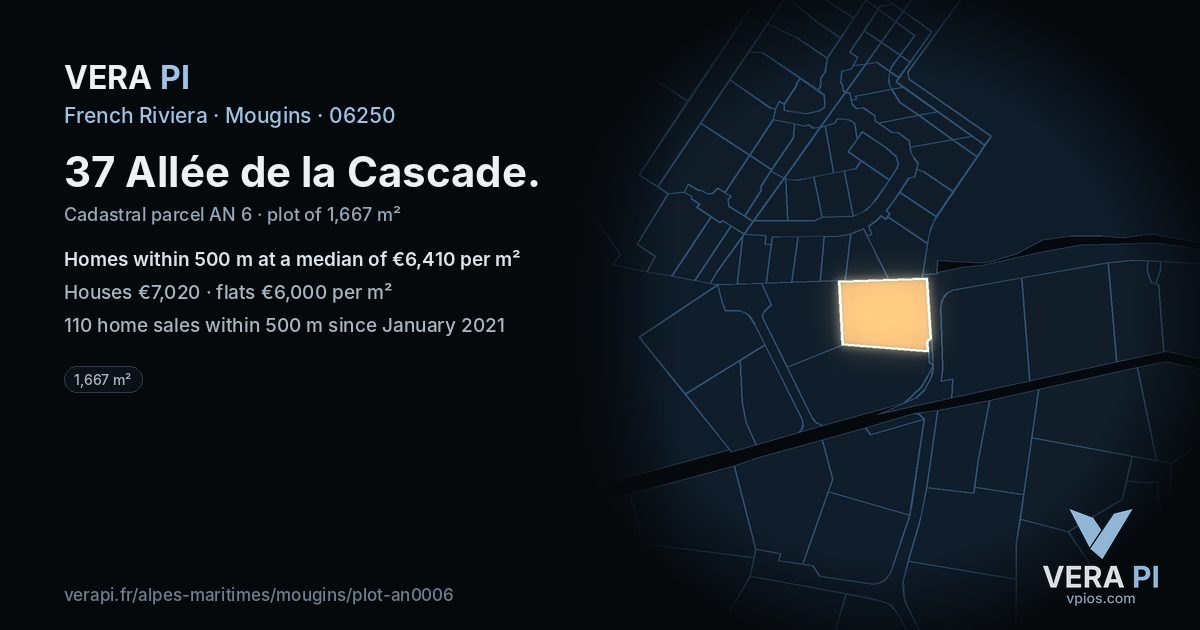 37 Allée de la Cascade, Mougins at night – the plot lit, the parcels around coloured by the prices near them