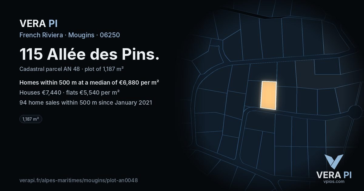 115 Allée des Pins, Mougins at night – the plot lit, the parcels around coloured by the prices near them