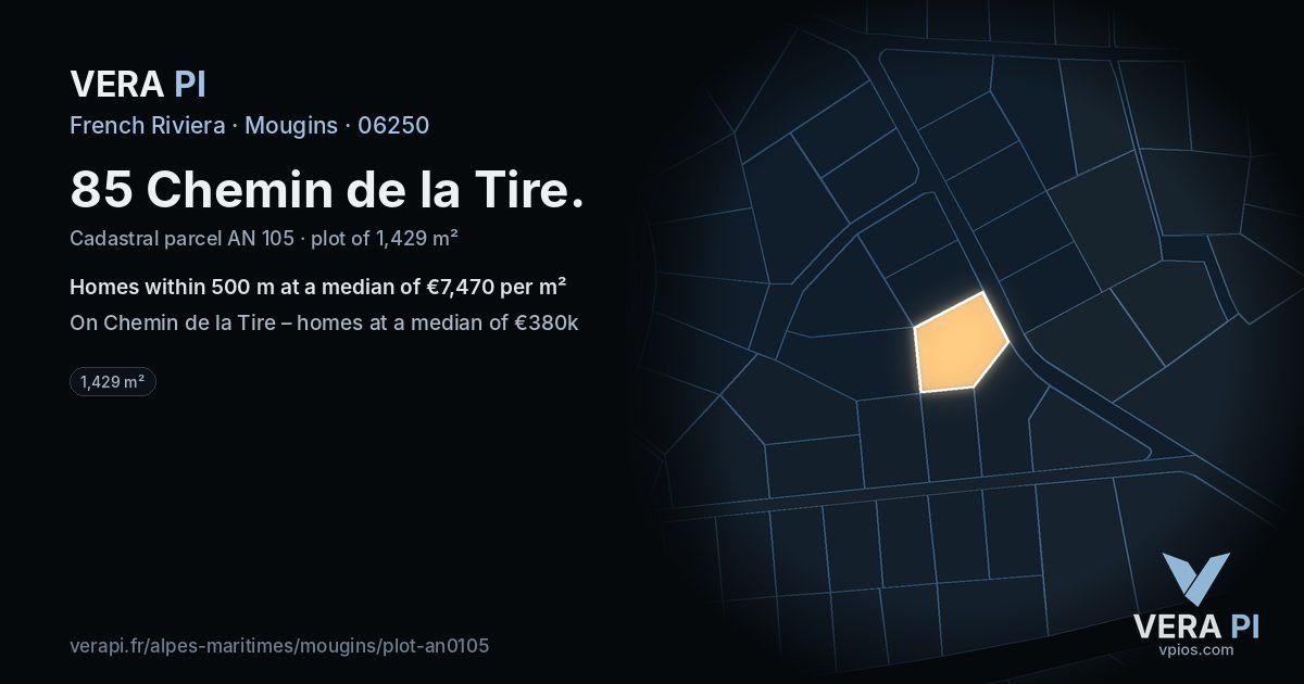 85 Chemin de la Tire, Mougins at night – the plot lit, the parcels around coloured by the prices near them
