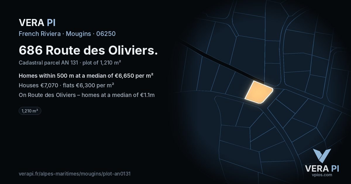686 Route des Oliviers, Mougins at night – the plot lit, the parcels around coloured by the prices near them