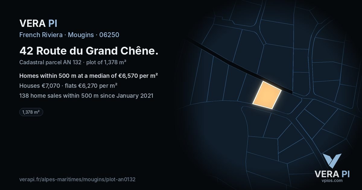 42 Route du Grand Chêne, Mougins at night – the plot lit, the parcels around coloured by the prices near them