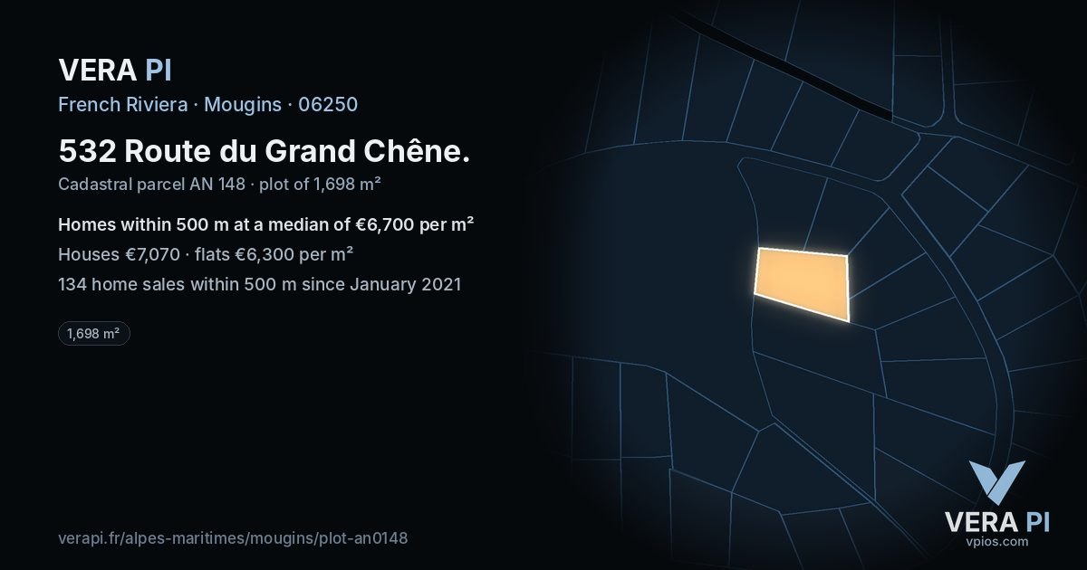 532 Route du Grand Chêne, Mougins at night – the plot lit, the parcels around coloured by the prices near them
