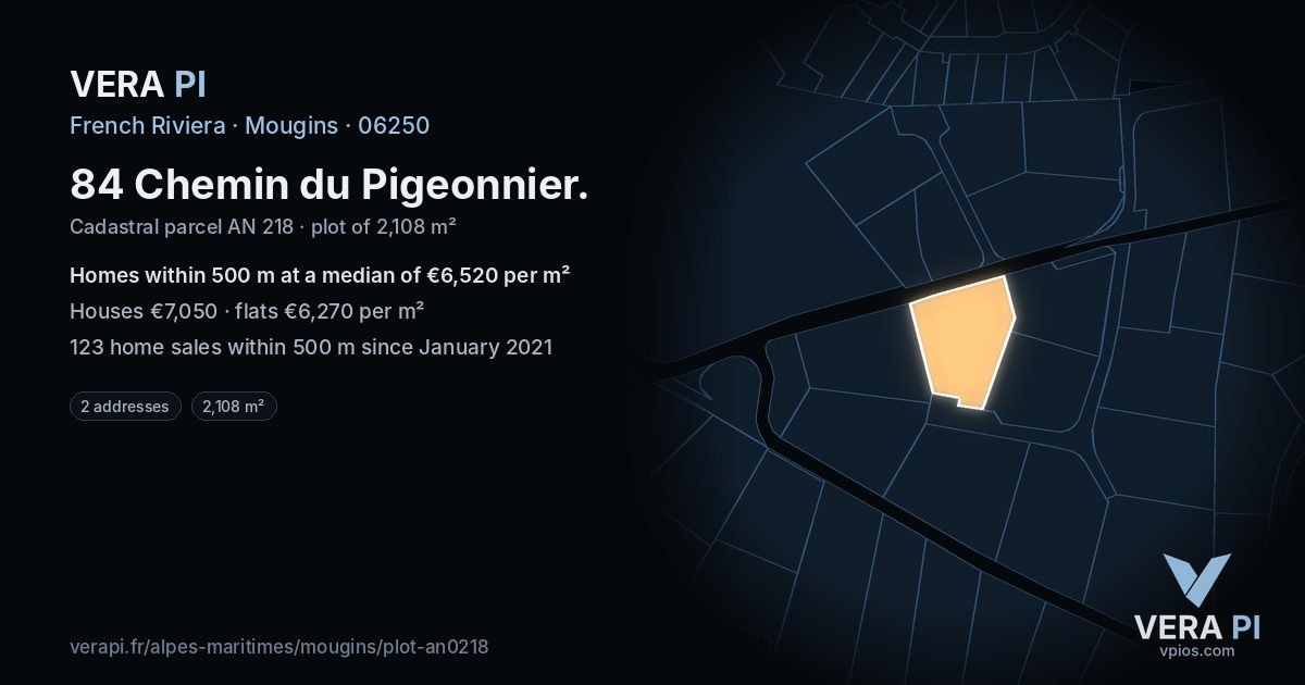 84 Chemin du Pigeonnier, Mougins at night – the plot lit, the parcels around coloured by the prices near them