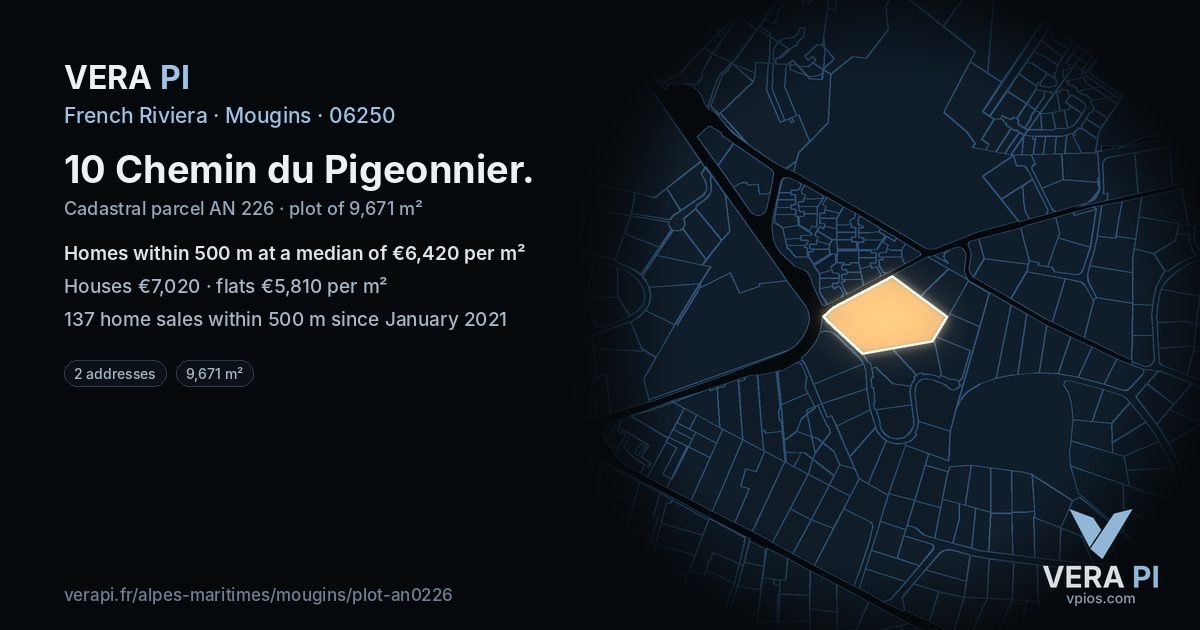 10 Chemin du Pigeonnier, Mougins at night – the plot lit, the parcels around coloured by the prices near them