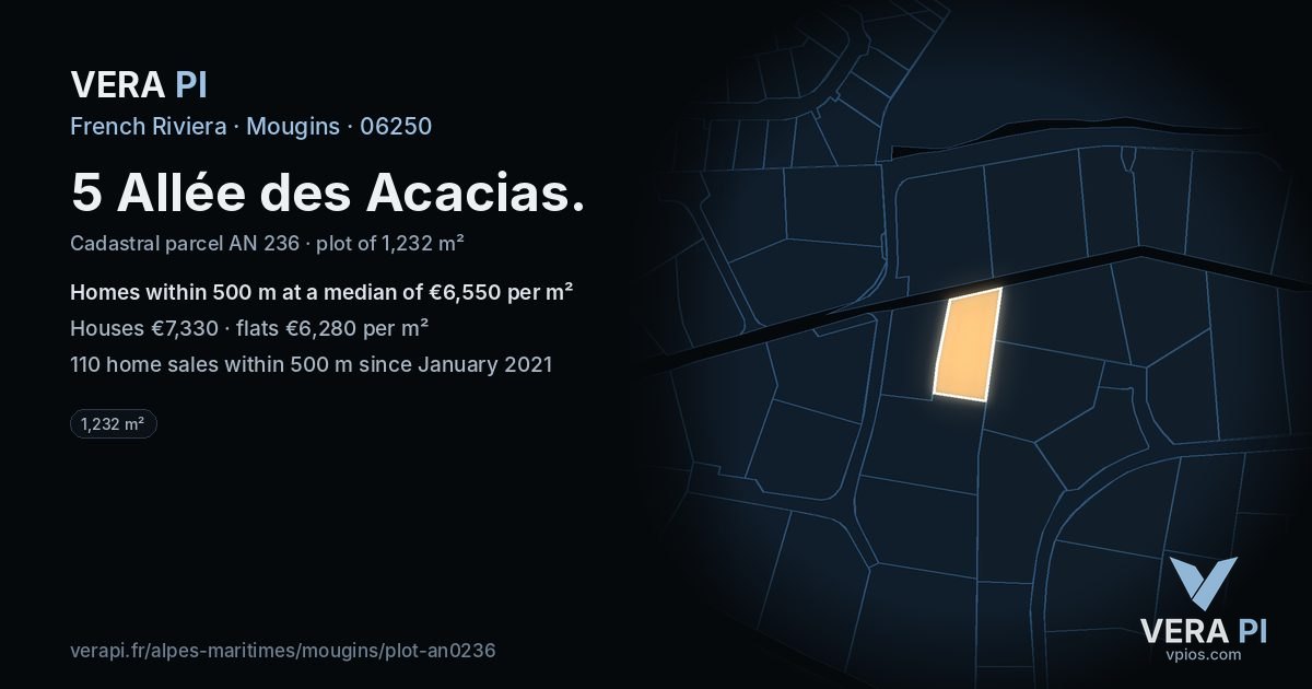 5 Allée des Acacias, Mougins at night – the plot lit, the parcels around coloured by the prices near them
