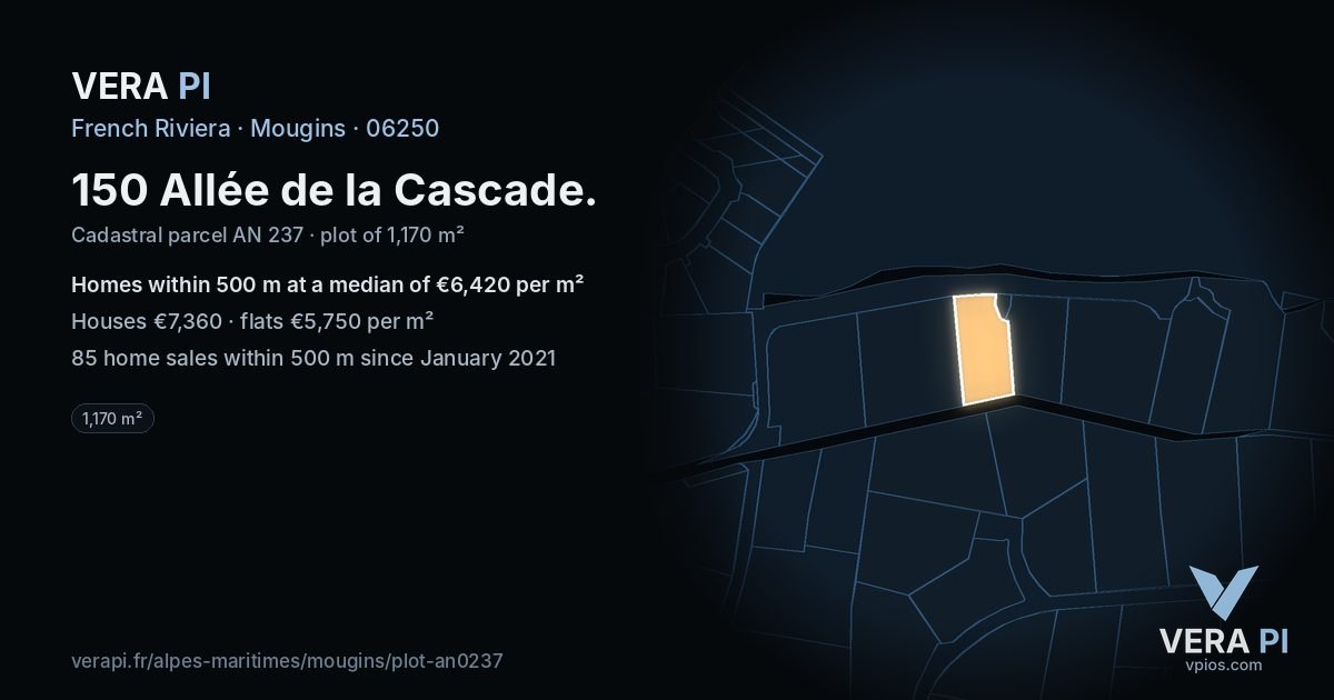 150 Allée de la Cascade, Mougins at night – the plot lit, the parcels around coloured by the prices near them