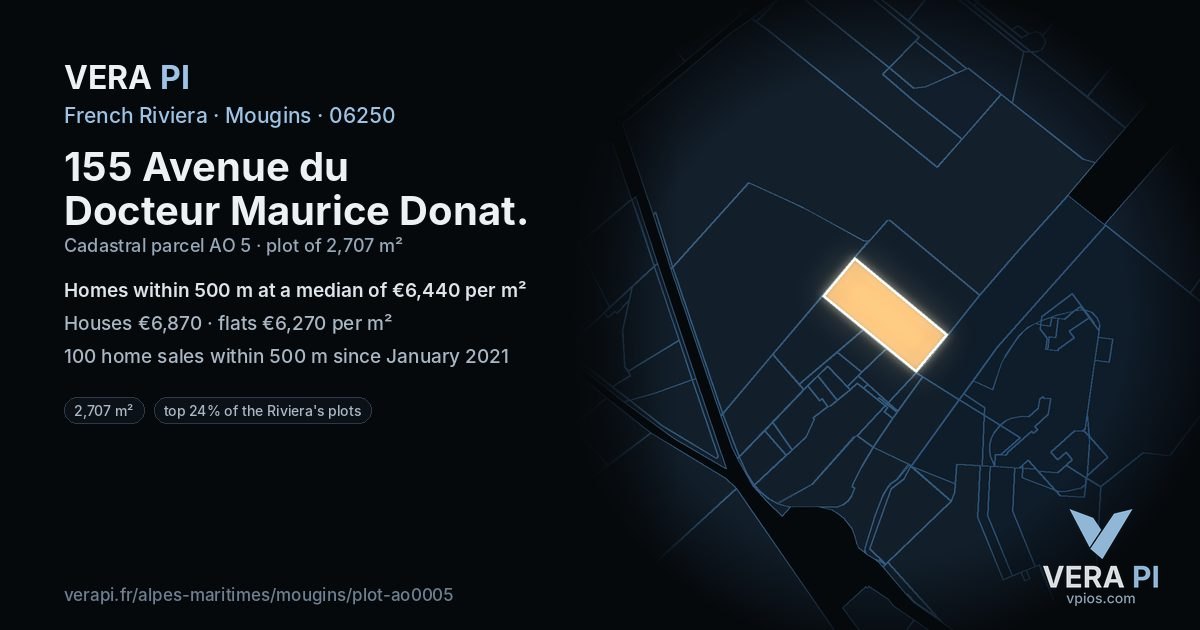 155 Avenue du Docteur Maurice Donat, Mougins at night – the plot lit, the parcels around coloured by the prices near them