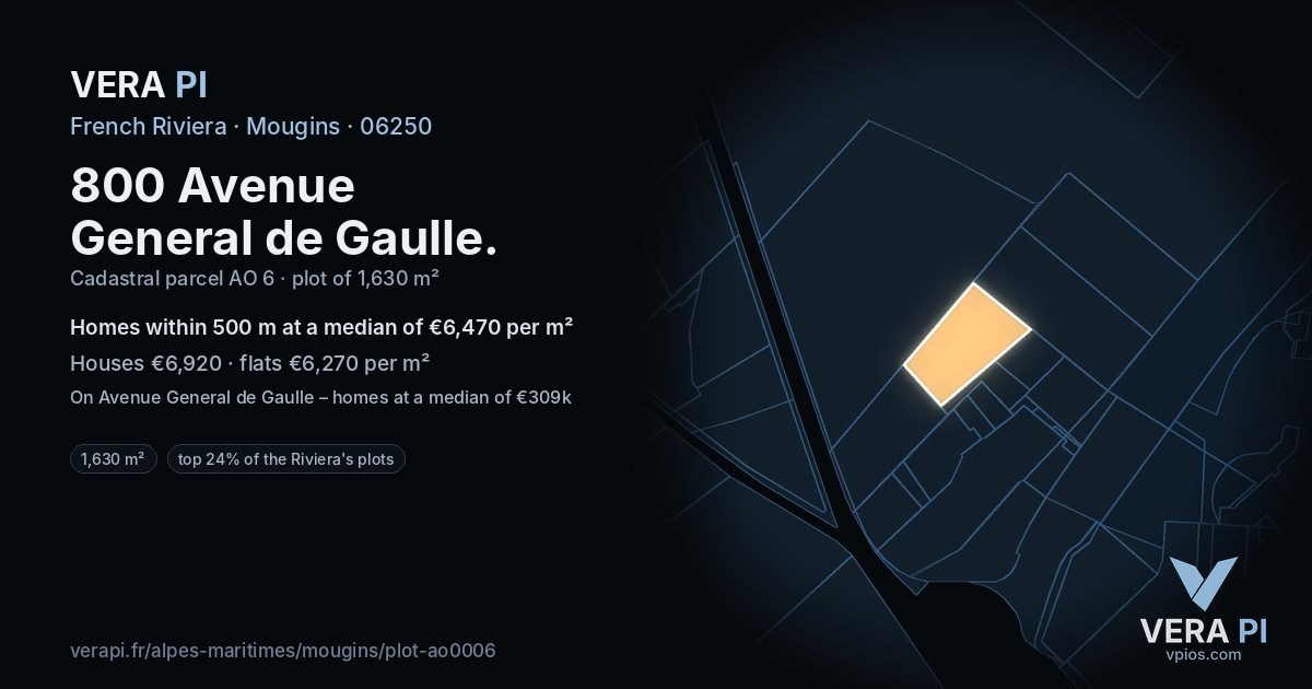 800 Avenue General de Gaulle, Mougins at night – the plot lit, the parcels around coloured by the prices near them