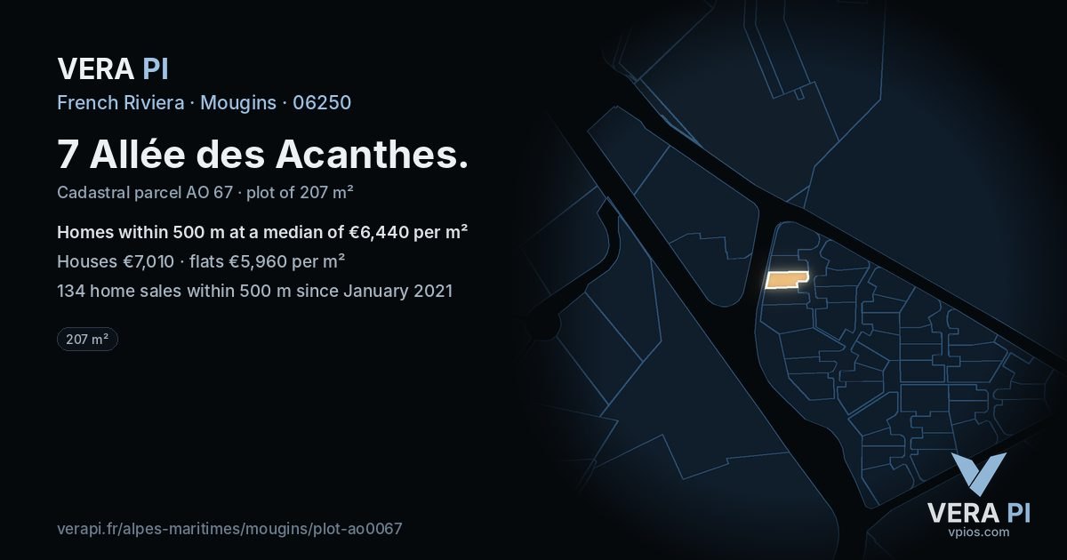 7 Allée des Acanthes, Mougins at night – the plot lit, the parcels around coloured by the prices near them