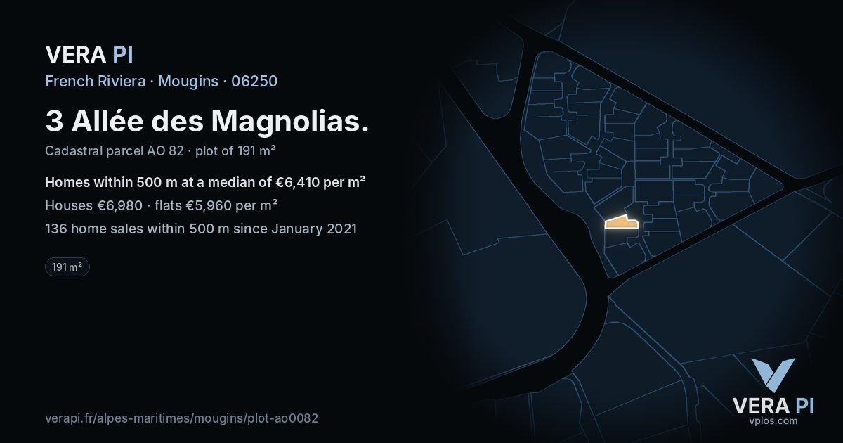 3 Allée des Magnolias, Mougins at night – the plot lit, the parcels around coloured by the prices near them